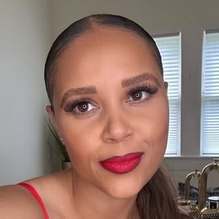 Kirstin Niche', Women Fashion influencer in New Orleans