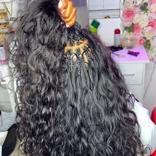 Vivian Williams, Salon & Grooming Services influencer in Miami