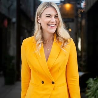 Whitney | Seattle Blogger, Women Fashion influencer in Seattle