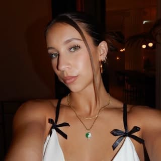 𝒮𝑜𝒻𝒾𝒶 𝑀 𝐵, Pilates influencer in Miami