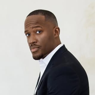 Raymond Laventure, Travel influencer in Miami Beach