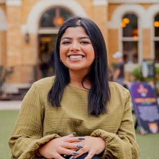 Pinki | Texas Halal Content Creator, Travel influencer in San Antonio