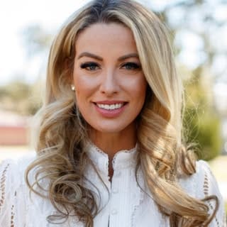 Chrissy | Your Internet Bestie, Travel influencer in Nashville