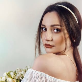 Liliia Dziuba | Fashion & Beauty Influencer, Yoga & Meditation influencer in Chicago