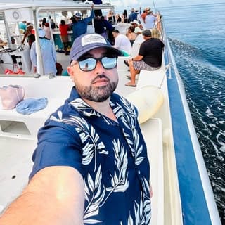 Jay 🧿👁️‍🗨️🪬, Travel influencer in Boston