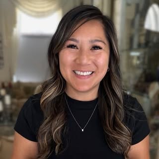 Lizz D, Travel influencer in San Diego