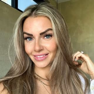 Bridget Lauren Walsh, Beauty & Skincare influencer in Seattle