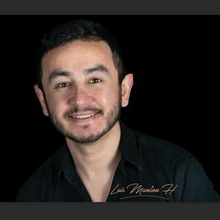 Luis Manton Hernandez, Beauty & Skincare influencer in Santiago