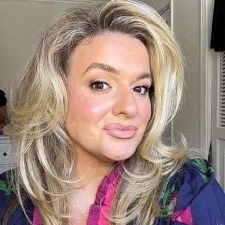 Hannah Holsomback Griffin, Salon & Grooming Services influencer in Birmingham
