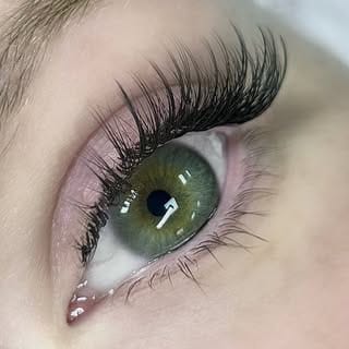 London Lash | Natural Lashes & BIAB Manchester, Salon & Grooming Services influencer in Manchester