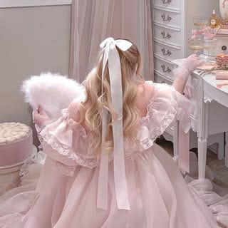 Vicki 🎀, Women Fashion influencer in Ottawa