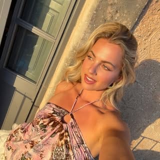 Izzy Dilger, Beauty & Skincare influencer in Vancouver