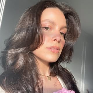 Vanessa, Women Fashion influencer in Montreal