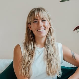 Cat ~ Yoga Teacher, Retreat Holder & Women’s Holistic Coach, Fitness & Health influencer in Bristol