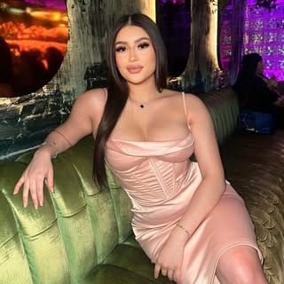 Gabriela Sanchez, Women Fashion influencer in Miami Beach