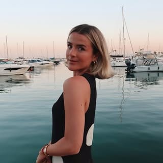 bea val-brookes 🌟, Yoga & Meditation influencer in Manchester