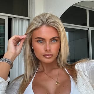 Gabrielle ᢉ𐭩, Pilates influencer in Dubai