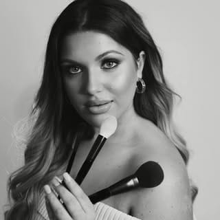 E N R I C A, Beauty & Skincare influencer in Melbourne