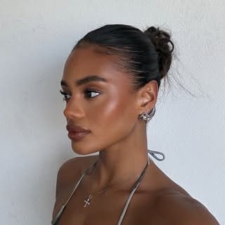Savannah-Shaé Richards, Women Fashion influencer in Los Angeles