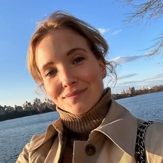 carolinesoelver, Yoga influencer in New York