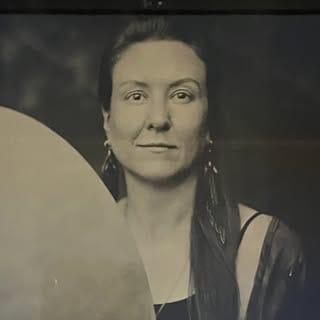 Agnes | Embodiment & non-dual Somatics | Teacher Trainer, Yoga & Meditation influencer in Hamburg