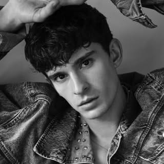 Leon Götz - 𝐌𝐨𝐝𝐞𝐥 | 𝐓𝐫𝐚𝐯𝐞𝐥 | 𝐏𝐡𝐨𝐭𝐨𝐠𝐫𝐚𝐩𝐡𝐲, Women Fashion influencer in Munich
