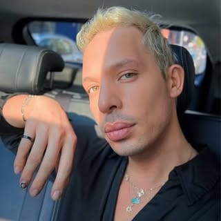 MANUMAKEUPOK /NATIONAL MAKEUP ARTIST / URBAN DECAY CHILE 💜, Beauty & Skincare influencer in Santiago