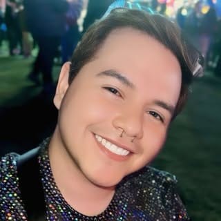 R͙A͙Y͙ M͙A͙R͙T͙Z͙, Travel influencer in Hermosillo