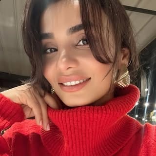 Hi! I 𝗘𝗠𝗘𝗟, Lifestyle influencer in İzmir