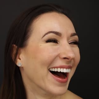𝗠𝗔𝗥𝗜𝗔 𝗗𝗘𝗡𝗬𝗦𝗜𝗨𝗞, Women Fashion influencer in Abu Dhabi