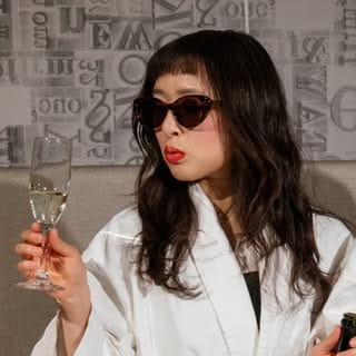 Karen Louie l philly lifestyle blogger, Women Fashion influencer in Philadelphia
