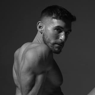 Jóse Domingo ॐ, Pilates influencer in South Korea
