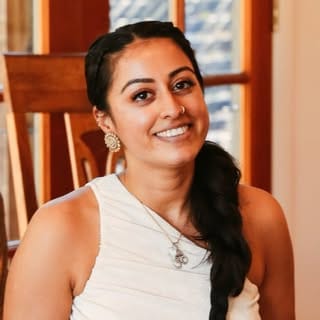 Harpinder Kaur Mann Yoga 🌕, Yoga influencer in Los Angeles