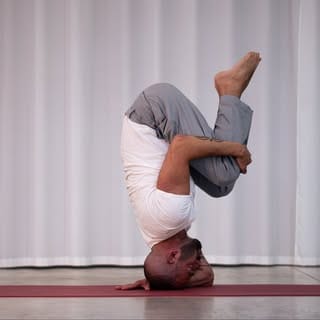 Jerome Burdi (-^-), Yoga & Meditation influencer in Barcelona