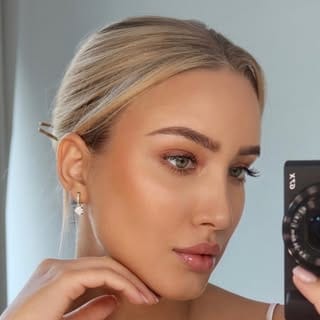 Σ L I N Δ, Software & IT influencer in Dubai