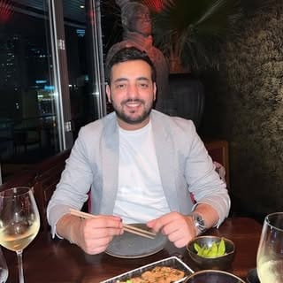 Younes Zarqoun, Travel influencer in Bordeaux