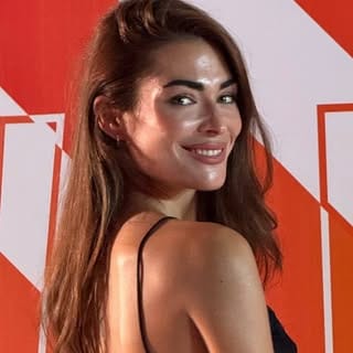 C R I S T I N A ☽, Women Fashion influencer in Valencia