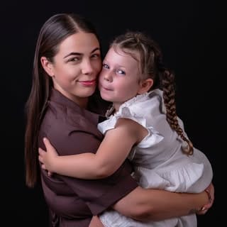 𝕂𝕚𝕒𝕣𝕒 ℍ𝕖𝕗𝕗𝕖𝕣𝕟𝕒𝕟, Parenting influencer in Perth