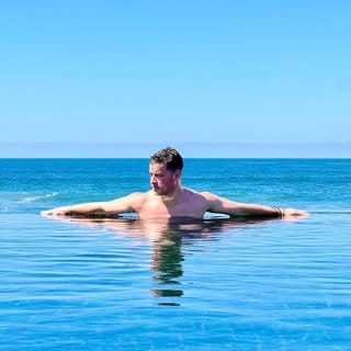 Ｊｏｓｈ Ｃａｒr, Pets influencer in Boston