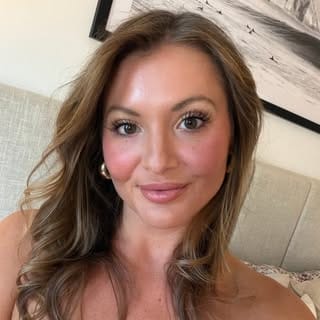 Britt & Rosie 🐶, Beauty & Skincare influencer in Denver