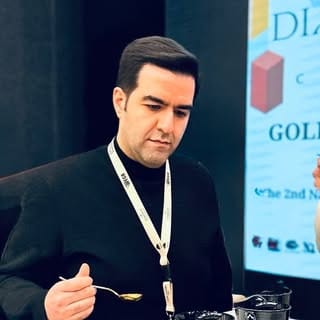 SEYED AMIRHOSSEIN TAMBRCHI, Travel influencer in Tehran