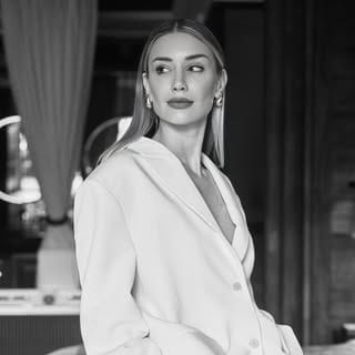 Irina Gamagina, Finance influencer in London