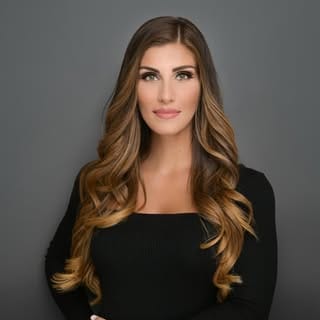Ashley Charry, Real Estate & Property influencer in Fort Lauderdale