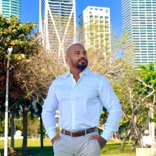 Carlos Herrera, Real Estate & Property influencer in Miami