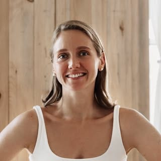 Maryna | Yoga Instructor | Prenatal & Postnatal Certified, Yoga & Meditation influencer in Boston