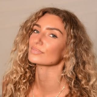 ris, Dance influencer in Miami