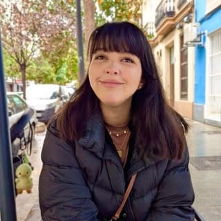 Melanie 🌸, Parenting influencer in Valencia