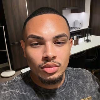 Denzel Johnson | DC MUA, Art & DIY influencer in Washington D.C.