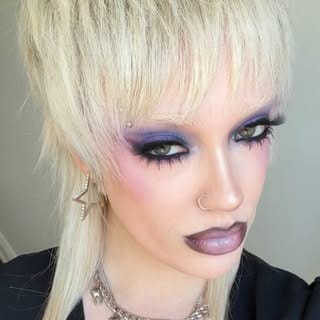 Kendra | TORONTO MAKE-UP ARTIST, Art & DIY influencer in Toronto