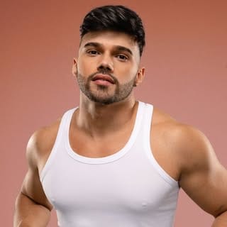 HENRIQUE VIANA, Art & DIY influencer in Montreal
